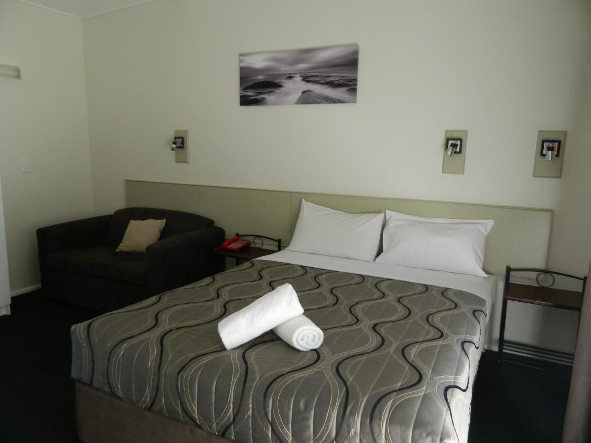Coachman Motel Тувумба Екстер'єр фото