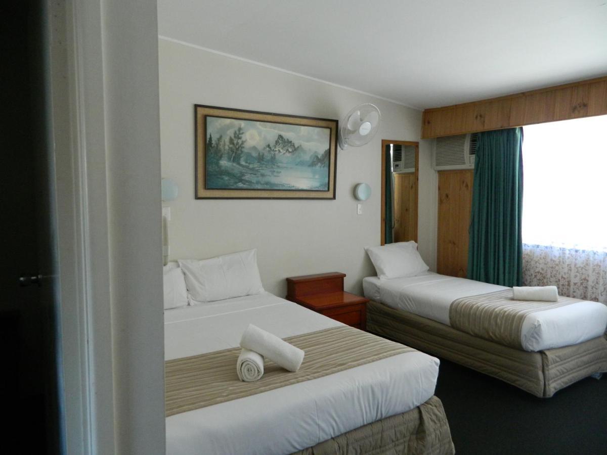 Coachman Motel Тувумба Екстер'єр фото