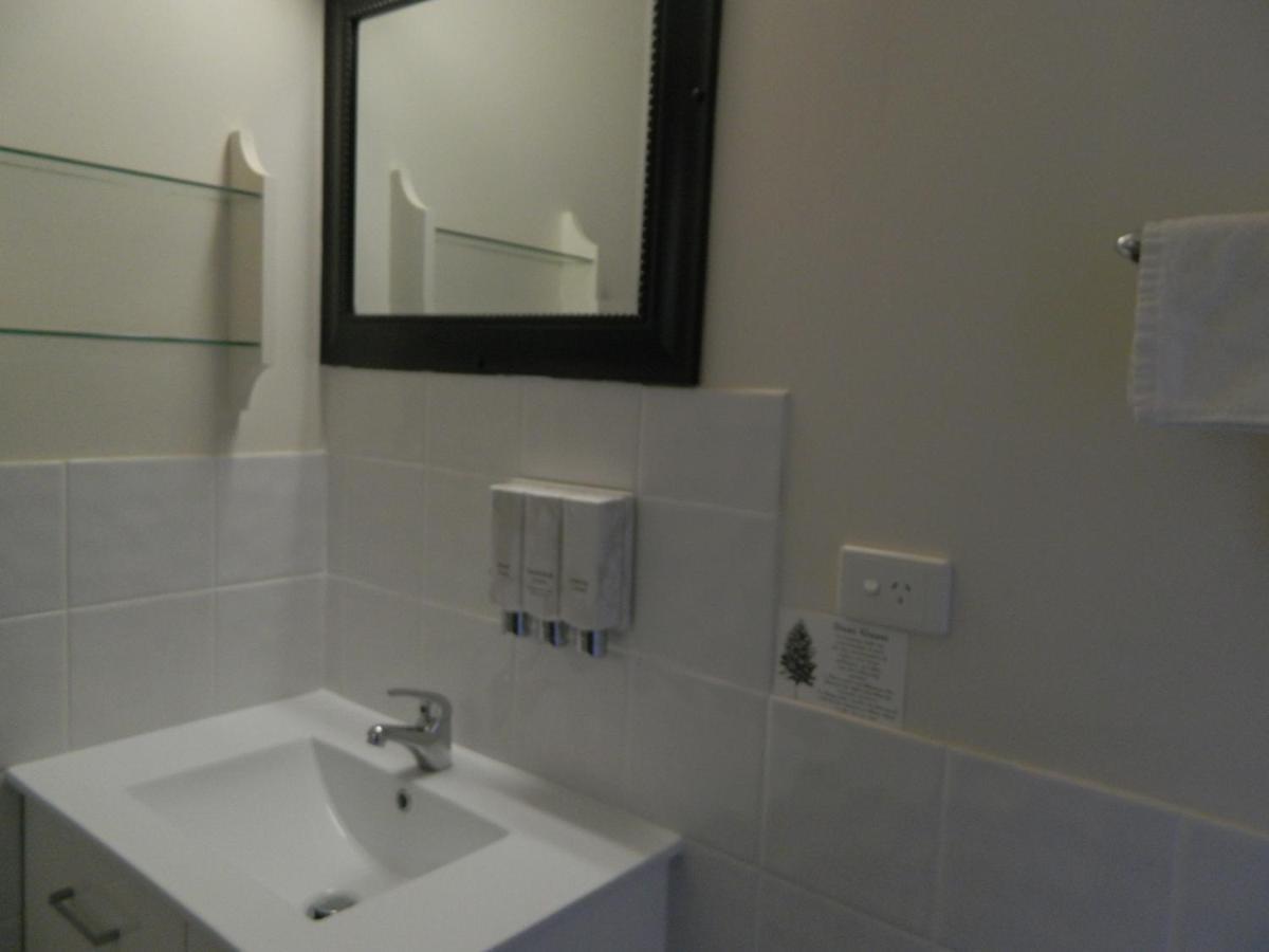 Coachman Motel Тувумба Екстер'єр фото